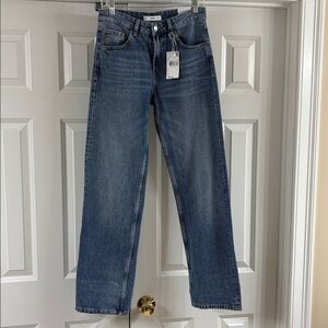 NWT! Mango MNG Miami jeans. Straight. Mid-Rise. Medium Blue. Size 34/2.